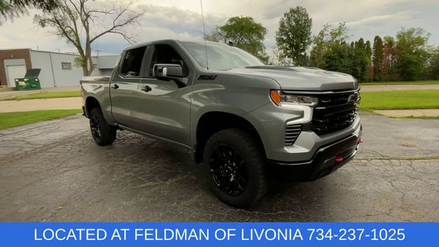 Used 2024 Chevrolet Silverado 1500 LT Trail Boss w/ LT Trail Boss Premium Package AWD/4WD image 2