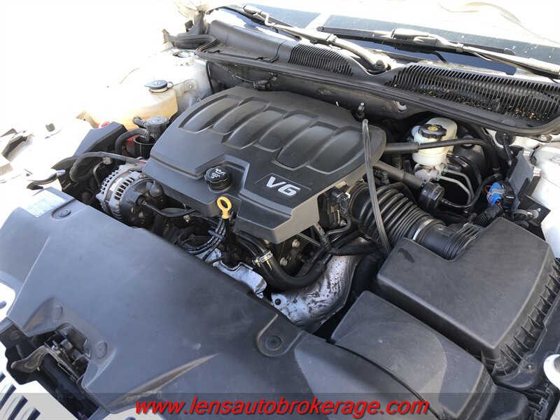Used 2010 Buick Lucerne CXL FWD image 23