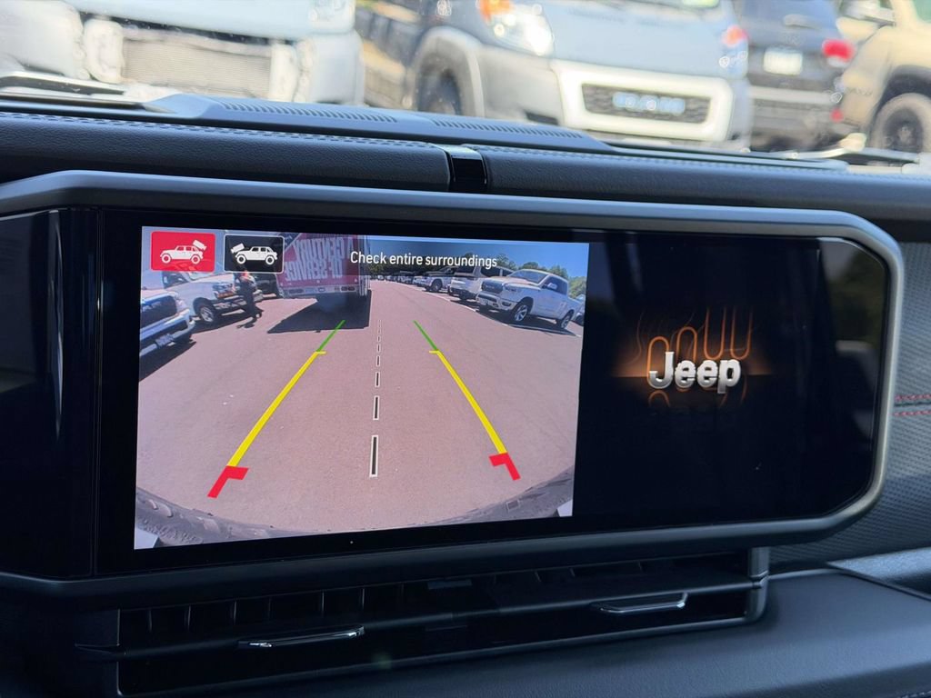 Used 2025 Jeep Wrangler Unlimited Rubicon w/ Safety Group AWD/4WD image 31