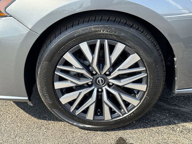 Used 2025 Nissan Altima 2.5 SV image 17