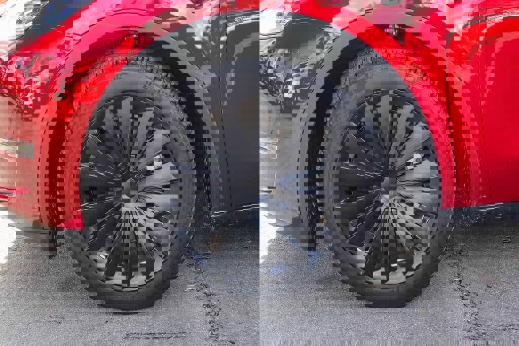 Used 2024 Tesla Model Y Long Range image 10