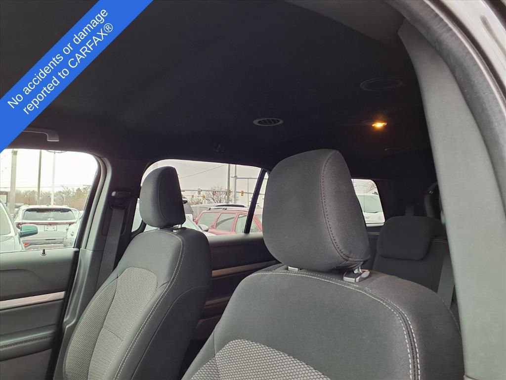 Used 2019 Ford Explorer XLT image 18