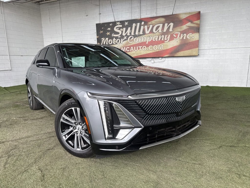 Used 2023 Cadillac Lyriq 2WD image 3