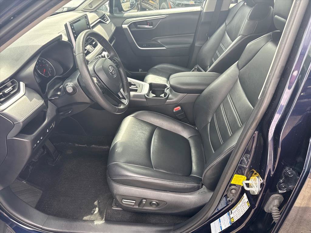 Used 2020 Toyota RAV4 XLE Premium AWD/4WD image 9