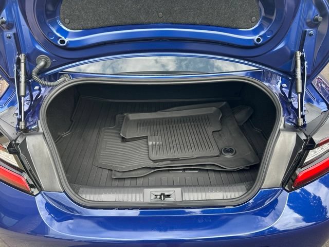 Used 2025 Toyota GR86 Premium w/ ALL Weather Mat Package (TMS) RWD image 10