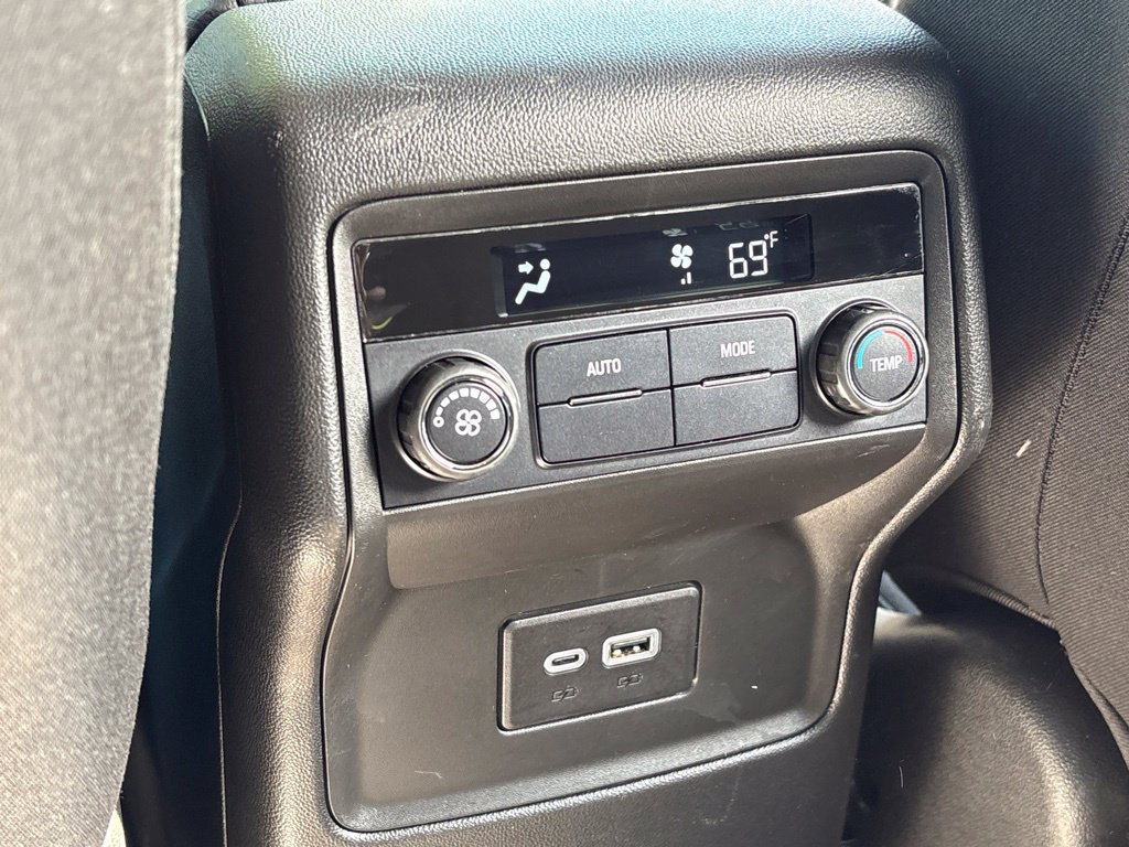 Used 2023 GMC Acadia SLE FWD image 36