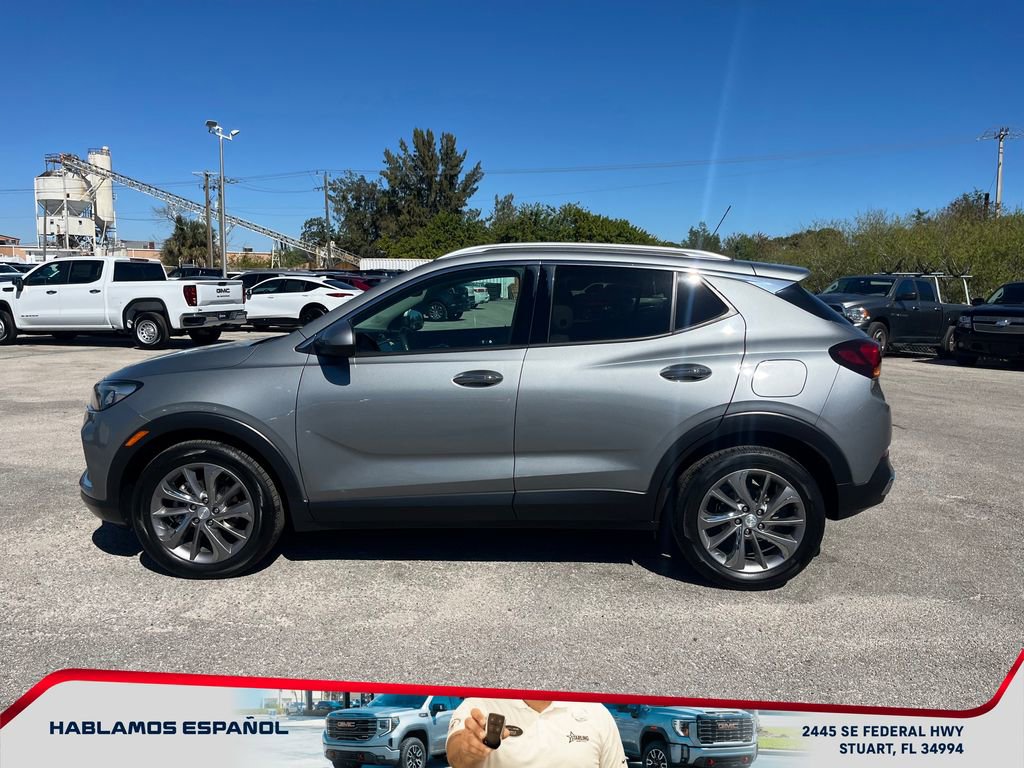 Used 2023 Buick Encore GX Essence w/ Experience Buick Package image 4