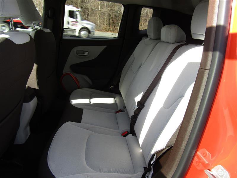 Used 2015 Jeep Renegade Latitude image 28