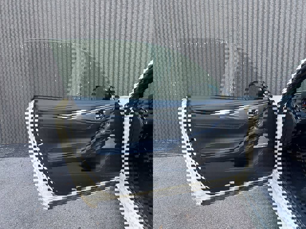 Used 2017 INFINITI Q60 w/ Cargo Package AWD/4WD image 13