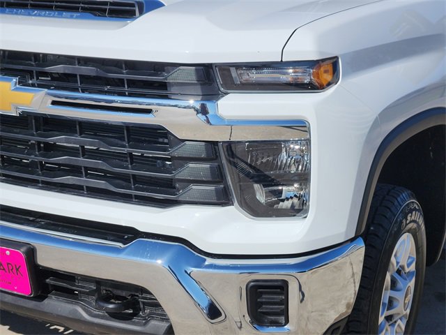 Used 2024 Chevrolet Silverado 2500 LT image 8