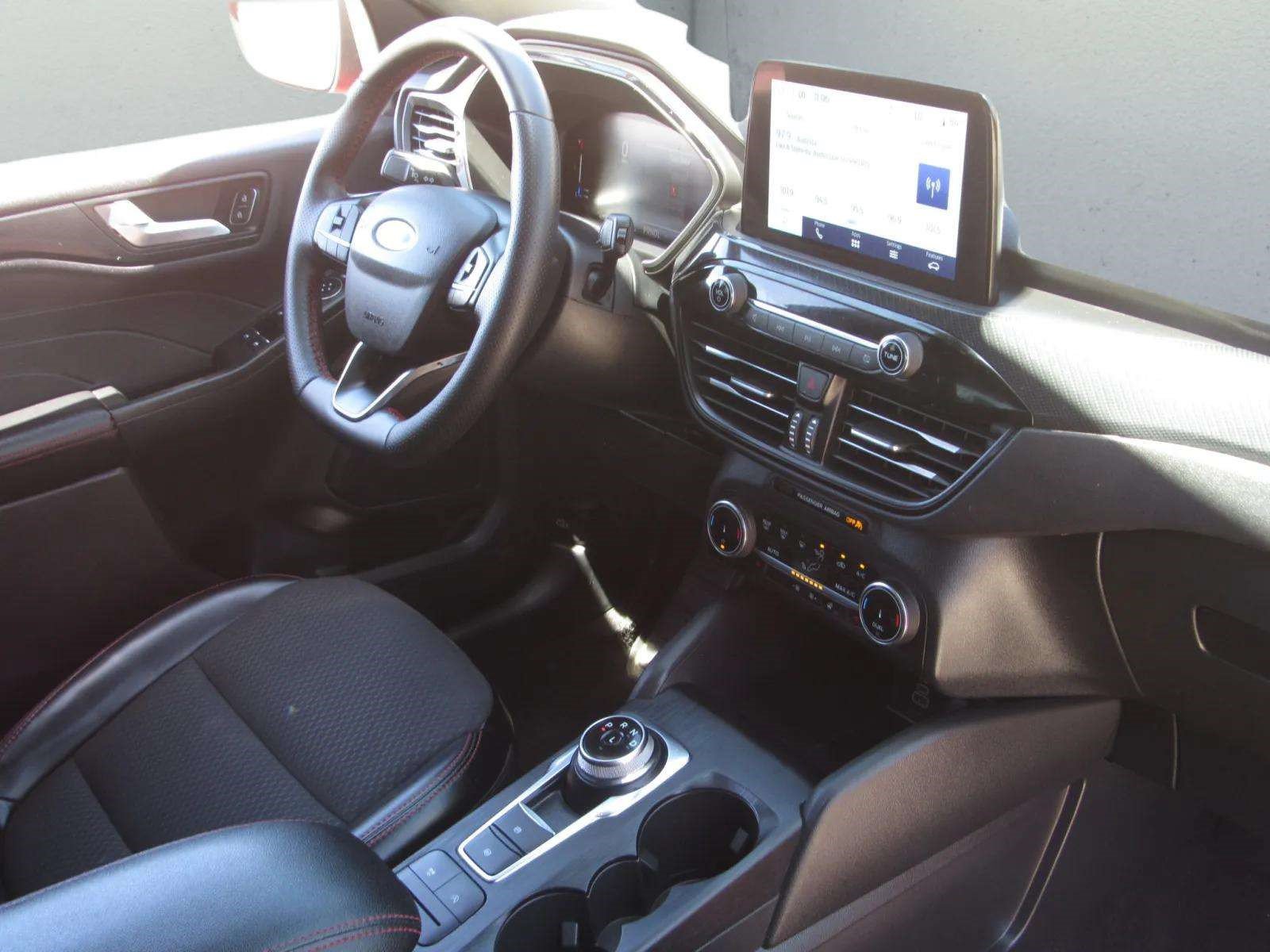 Used 2024 Ford Escape ST-Line AWD/4WD image 9