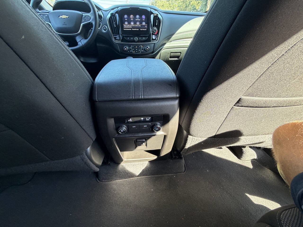 Used 2023 Chevrolet Traverse LT image 18