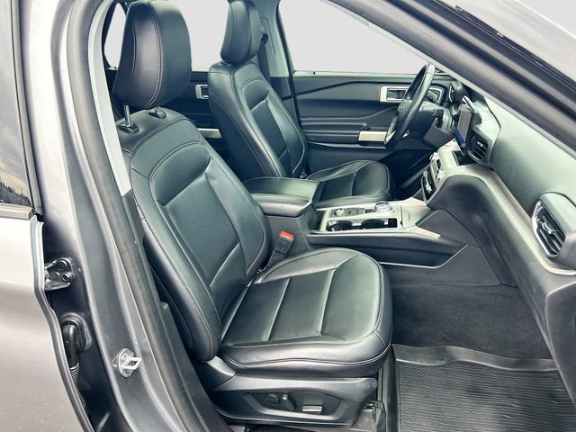 Certified 2021 Ford Explorer XLT w/ Equipment Group 202A image 32