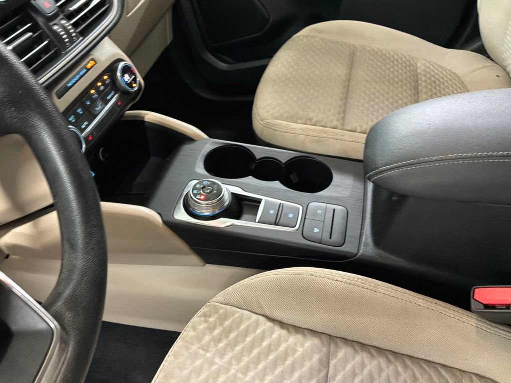 Used 2020 Ford Escape SE FWD image 18