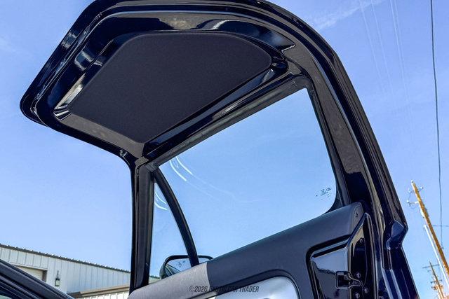 Used 2005 Ford GT RWD image 63