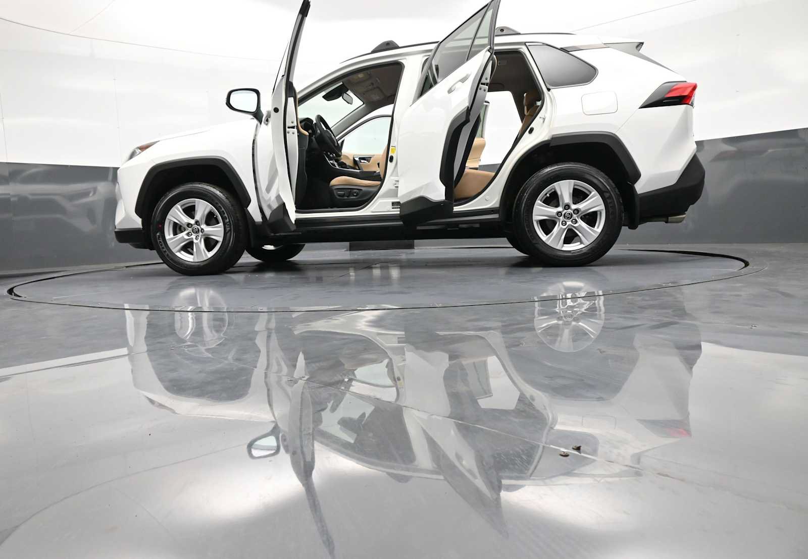 Certified 2021 Toyota RAV4 XLE AWD/4WD image 46