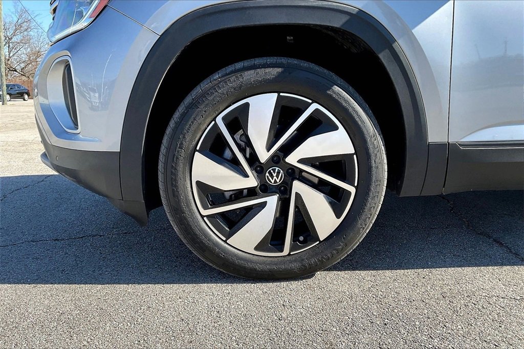 Used 2024 Volkswagen Atlas SE image 8