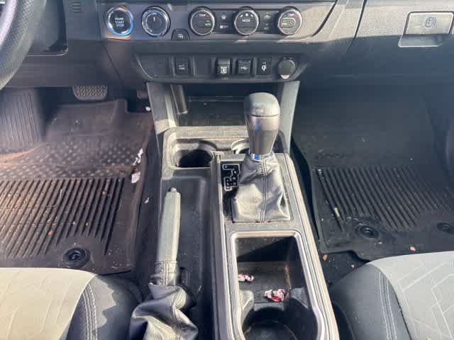 Used 2022 Toyota Tacoma TRD Off-Road AWD/4WD image 19