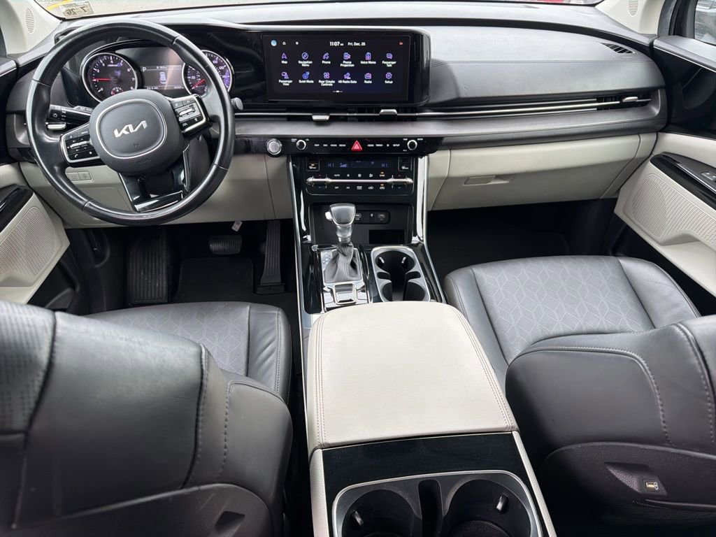 Used 2022 Kia Carnival EX image 14