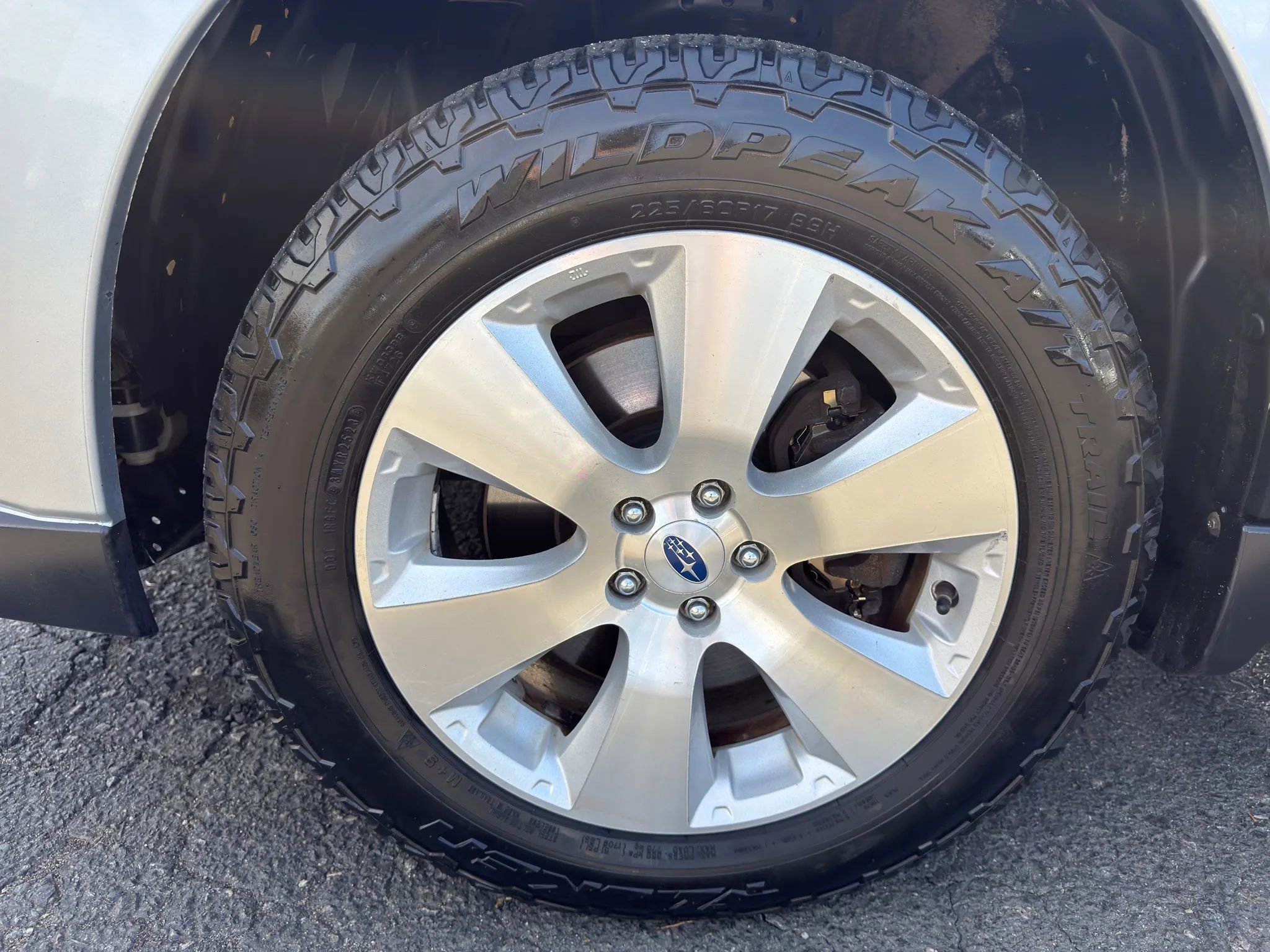 Used 2012 Subaru Outback 3.6R Limited w/ Moonroof Pkg image 12