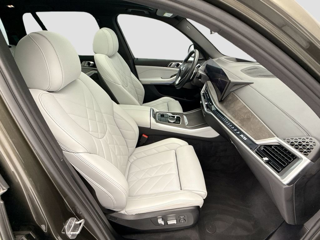 Certified 2024 BMW X5 xDrive40i w/ Premium Package AWD/4WD image 19