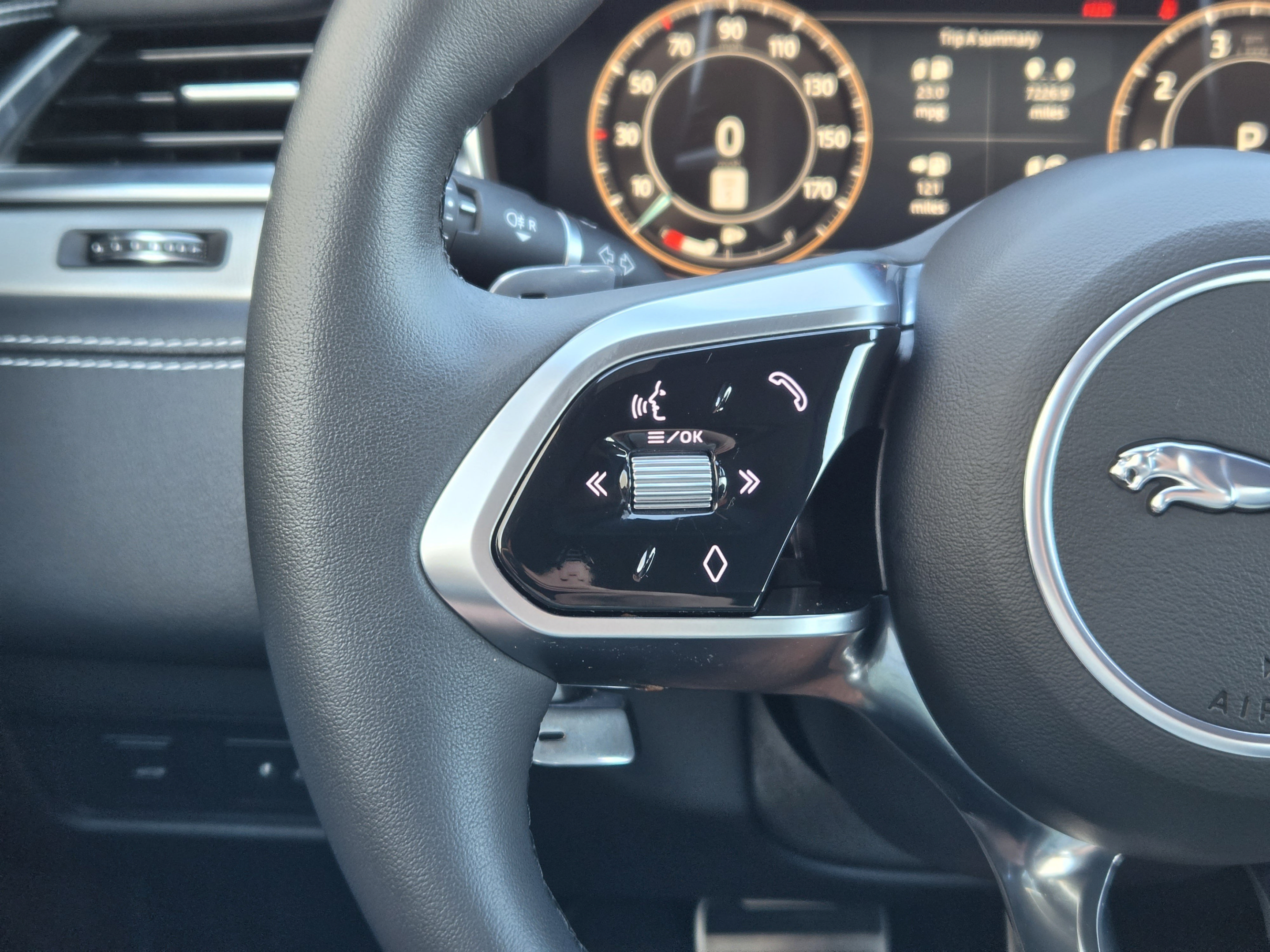 Certified 2024 Jaguar XF R-Dynamic SE AWD/4WD image 25