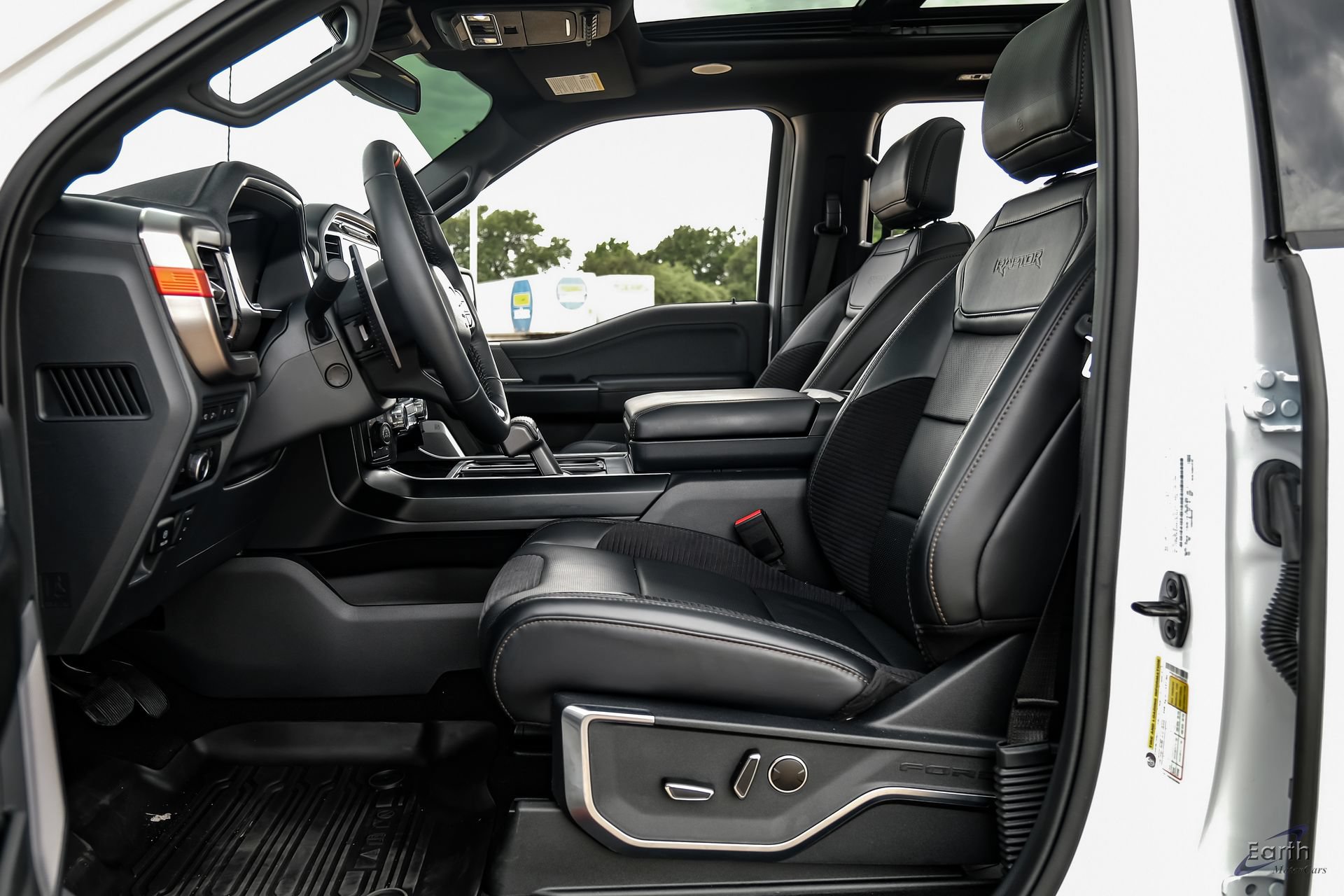 Used 2023 Ford F150 Raptor w/ Raptor 37 Performance Package AWD/4WD image 37