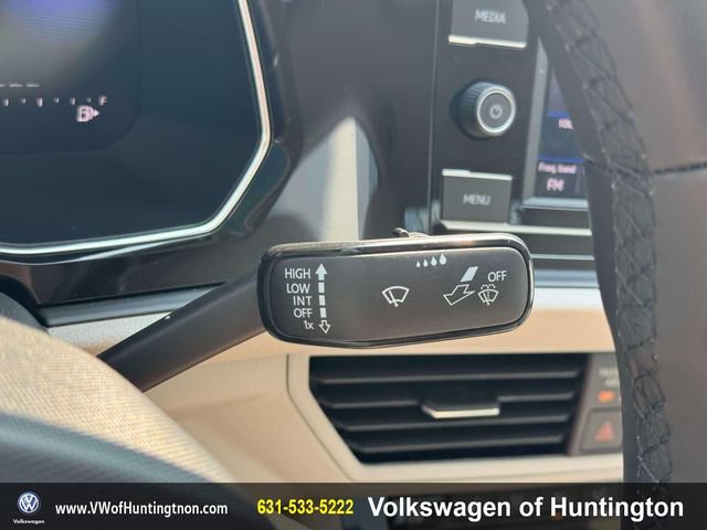 Certified 2023 Volkswagen Jetta SE w/ Panoramic Sunroof Package FWD image 25