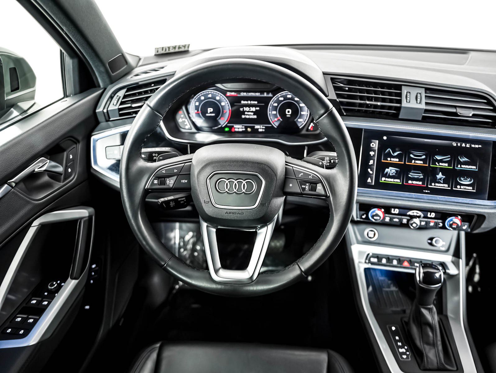 Used 2023 Audi Q3 2.0T Premium Plus w/ Premium Plus Package AWD/4WD image 14