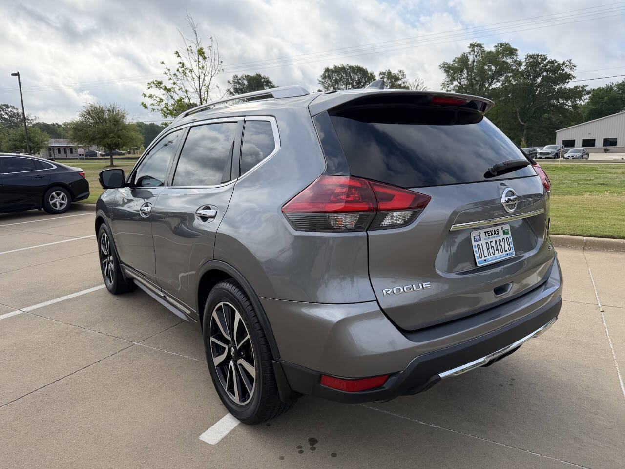 Used 2018 Nissan Rogue SL w/ Premium Package image 8