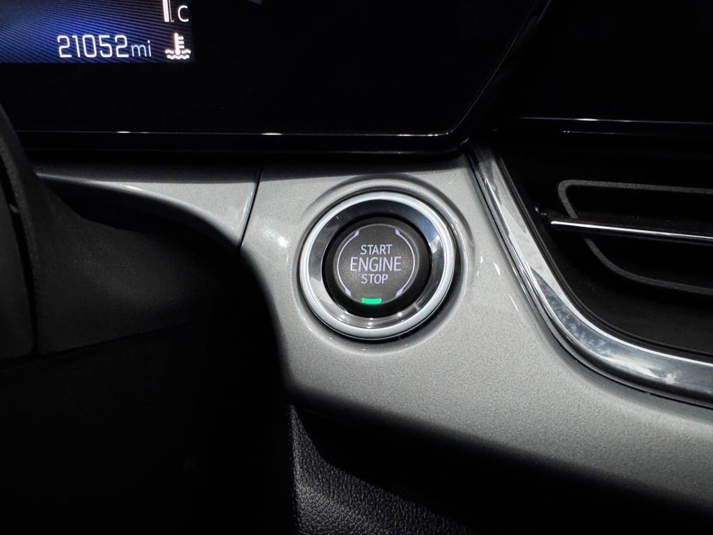 Certified 2025 Chevrolet Trax LT w/ LT Convenience Package image 19