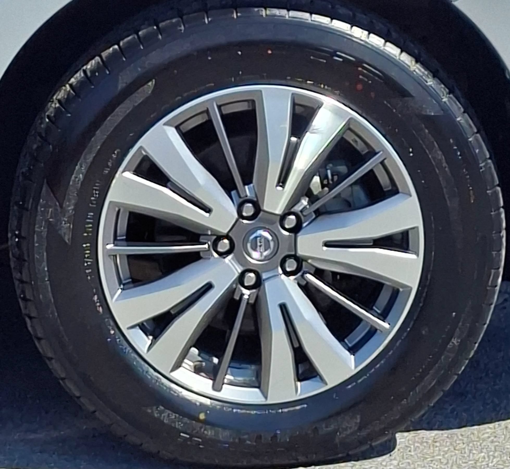 Used 2019 Nissan Pathfinder SL FWD image 28