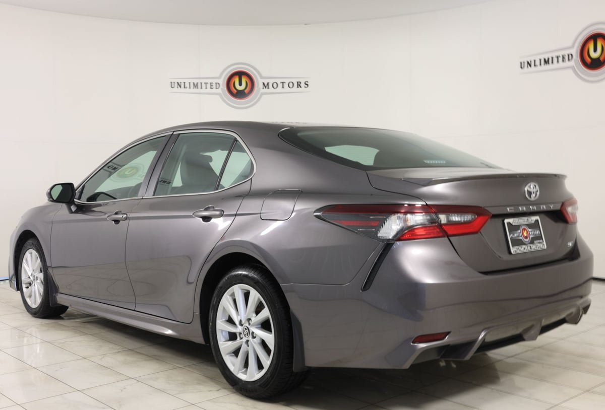 Used 2024 Toyota Camry SE FWD image 4