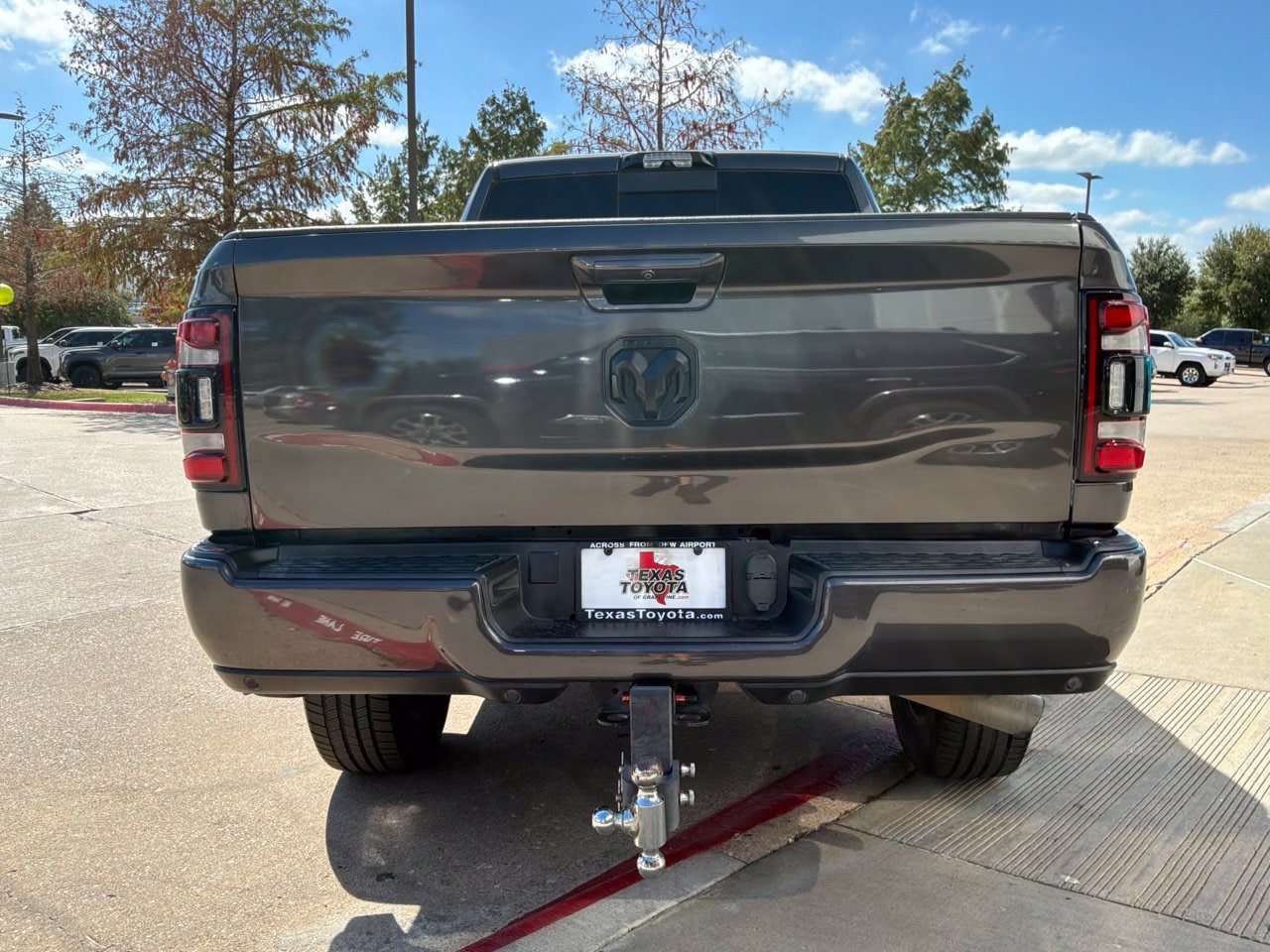 Used 2021 RAM 2500 Laramie w/ Night Edition AWD/4WD image 7