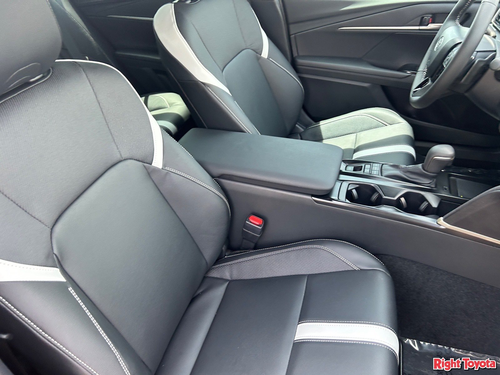 New 2026 Toyota Camry SE w/ Convenience Package FWD image 13