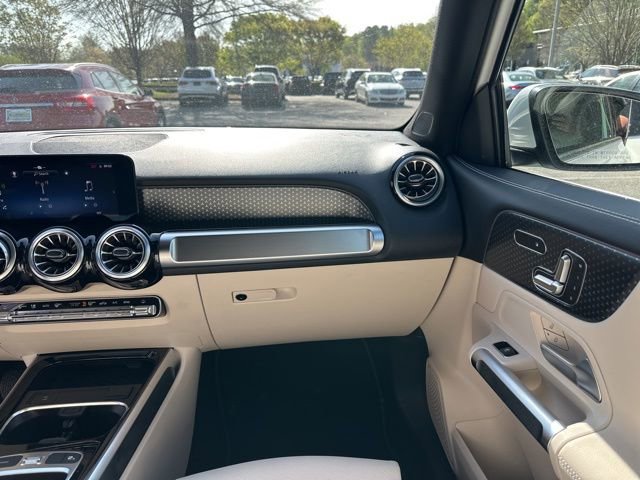 Used 2025 Mercedes-Benz GLB 250 image 16