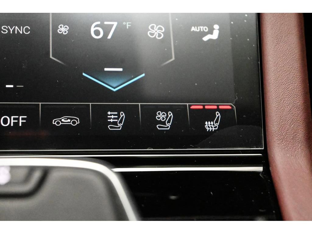 Used 2025 Lamborghini Urus SE image 73