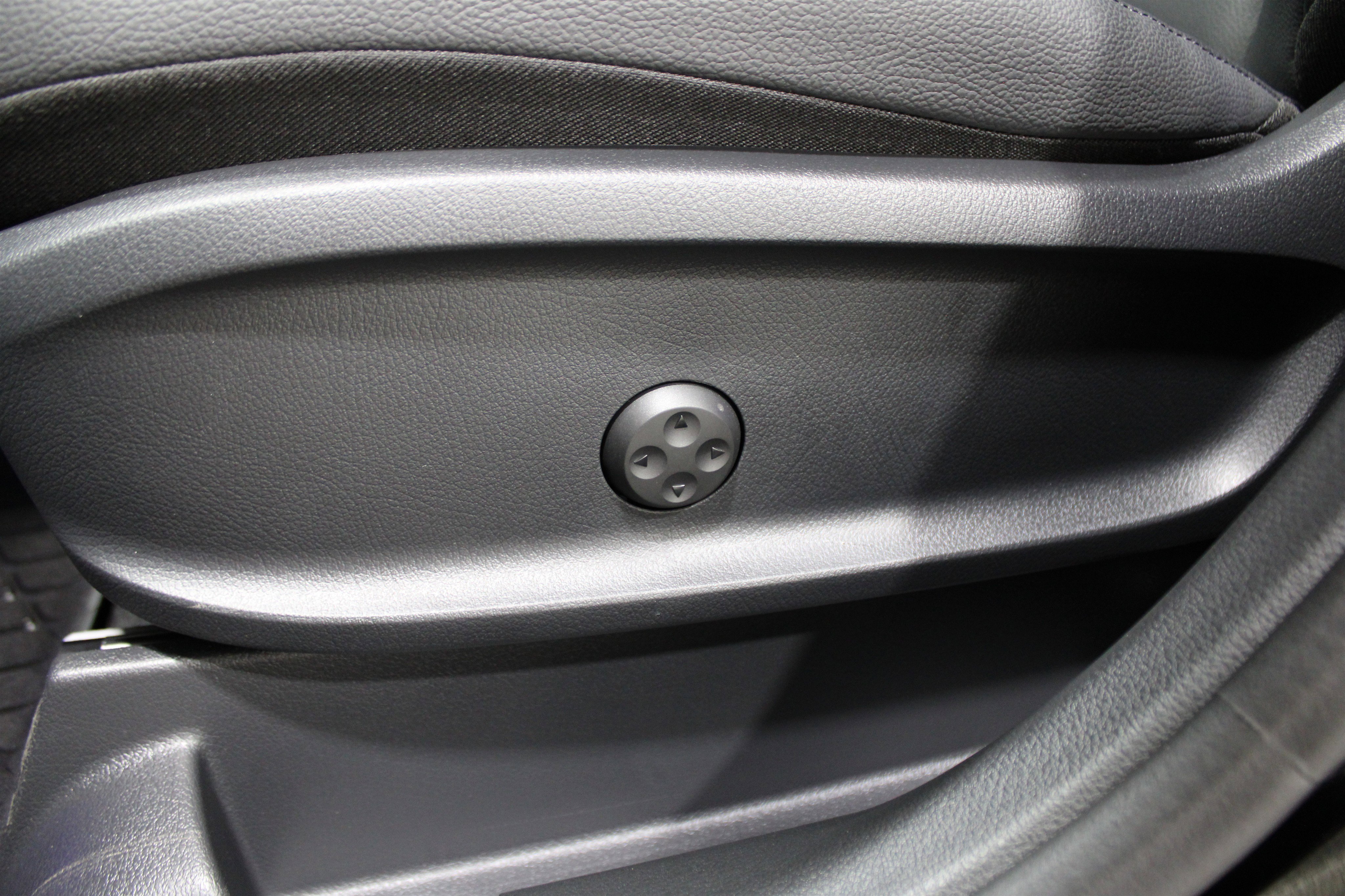 Used 2025 Mercedes-Benz GLA 250 4MATIC image 4