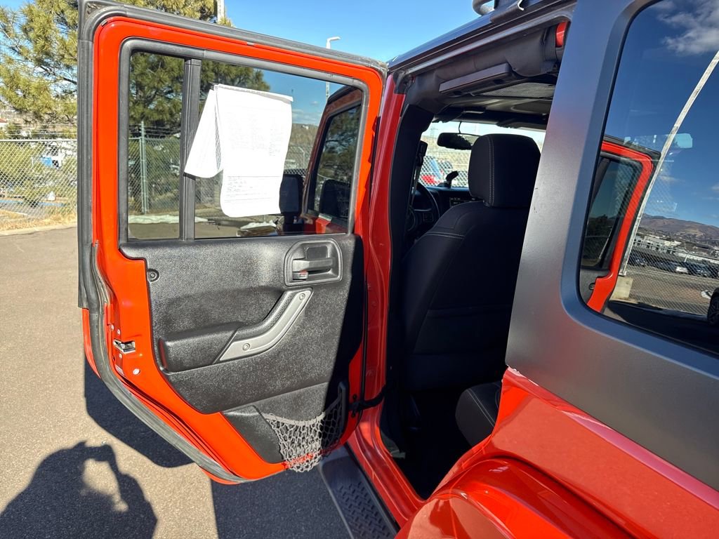 Used 2015 Jeep Wrangler Unlimited Sahara w/ Connectivity Group image 20