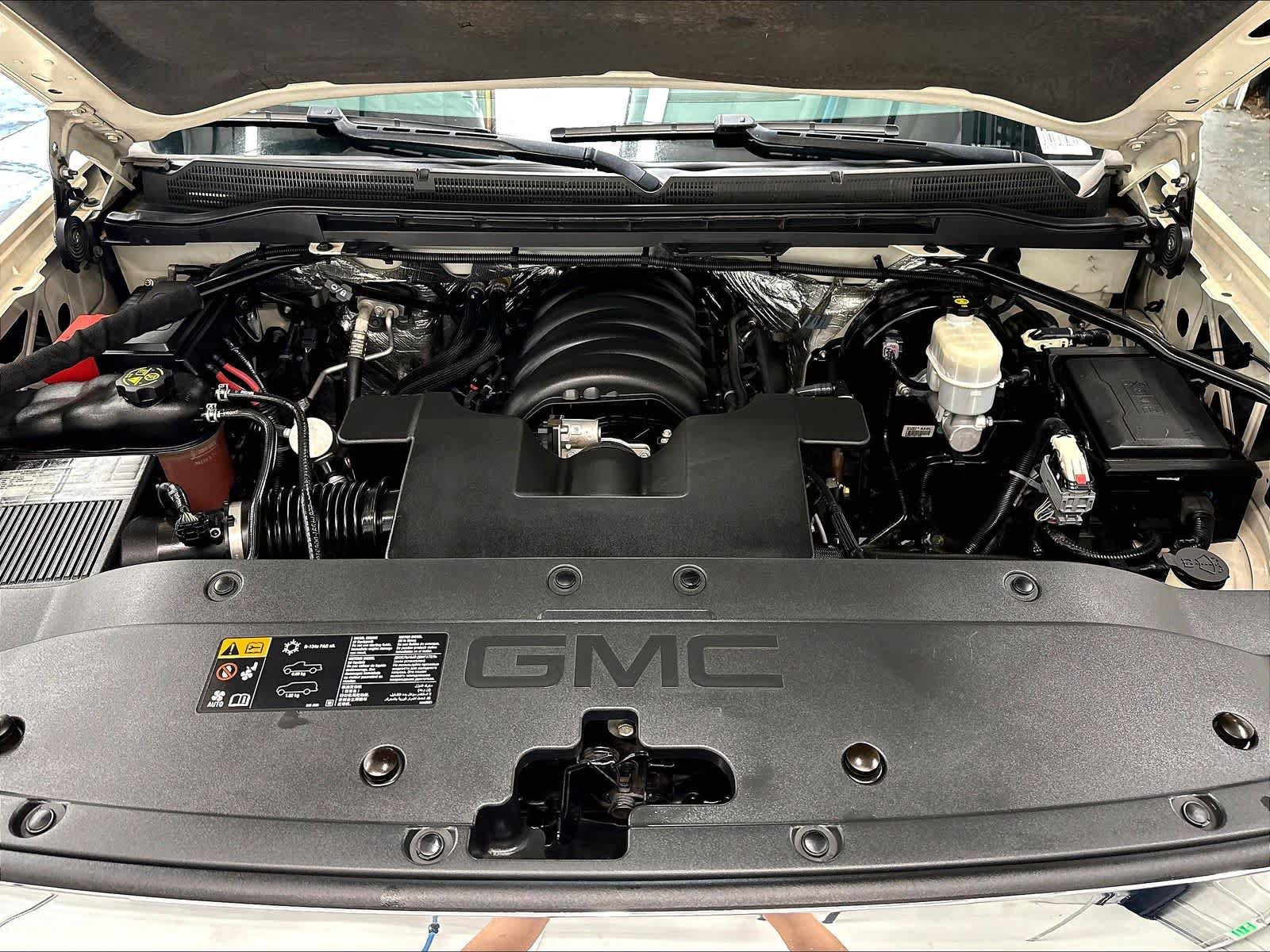Used 2014 GMC Sierra 1500 SLT w/ SLT Crew Cab Value Package AWD/4WD image 32