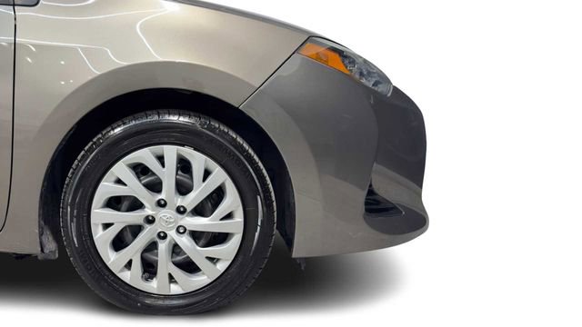 Used 2018 Toyota Corolla LE FWD image 8