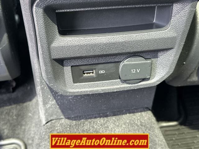 Used 2018 Volkswagen Tiguan SEL AWD/4WD image 34