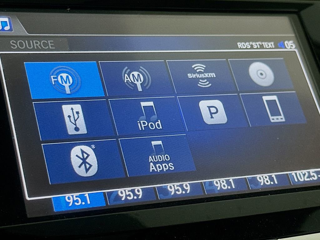 Used 2017 Honda Accord EX-L image 28