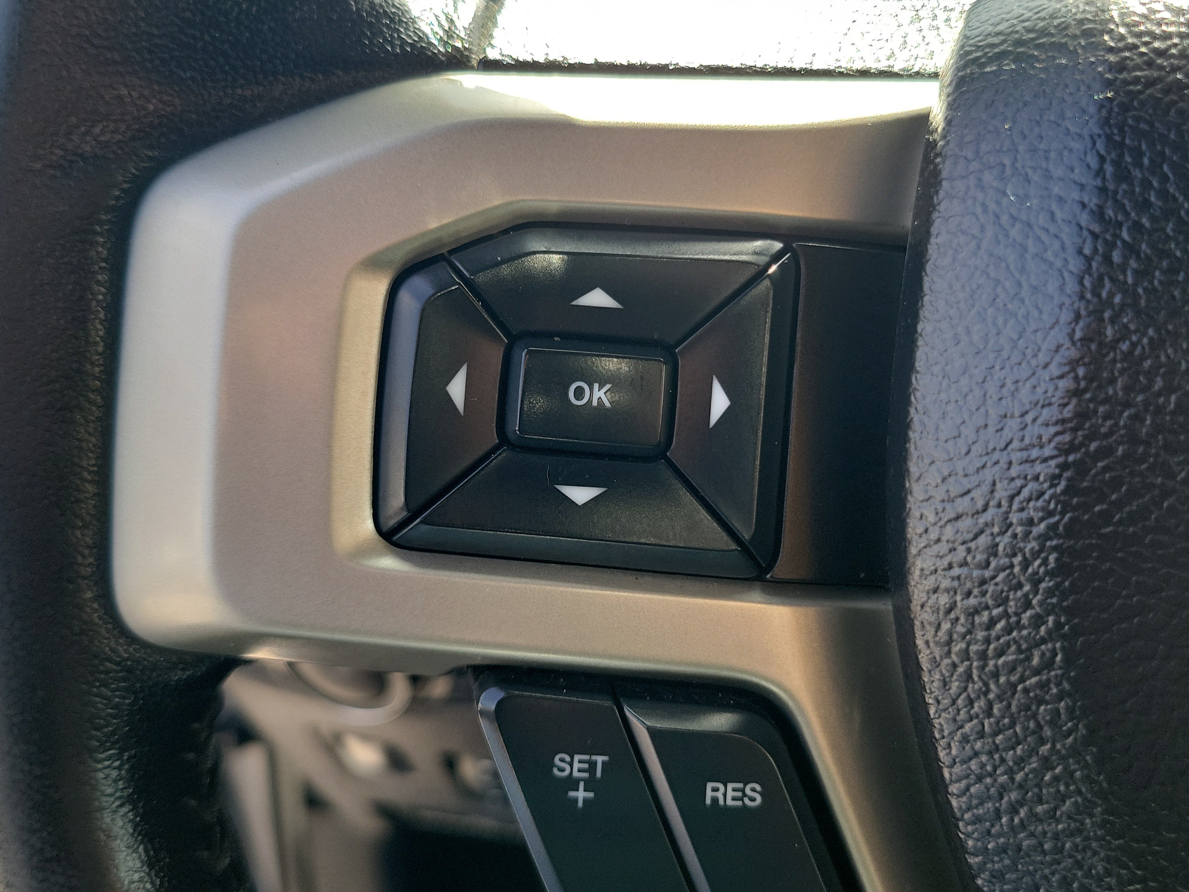 Used 2020 Ford F250 Lariat AWD/4WD image 23