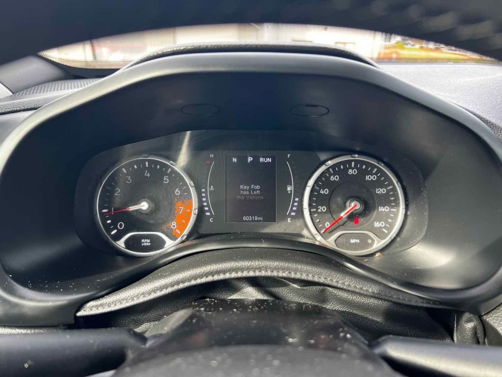 Used 2018 Jeep Renegade Latitude image 23