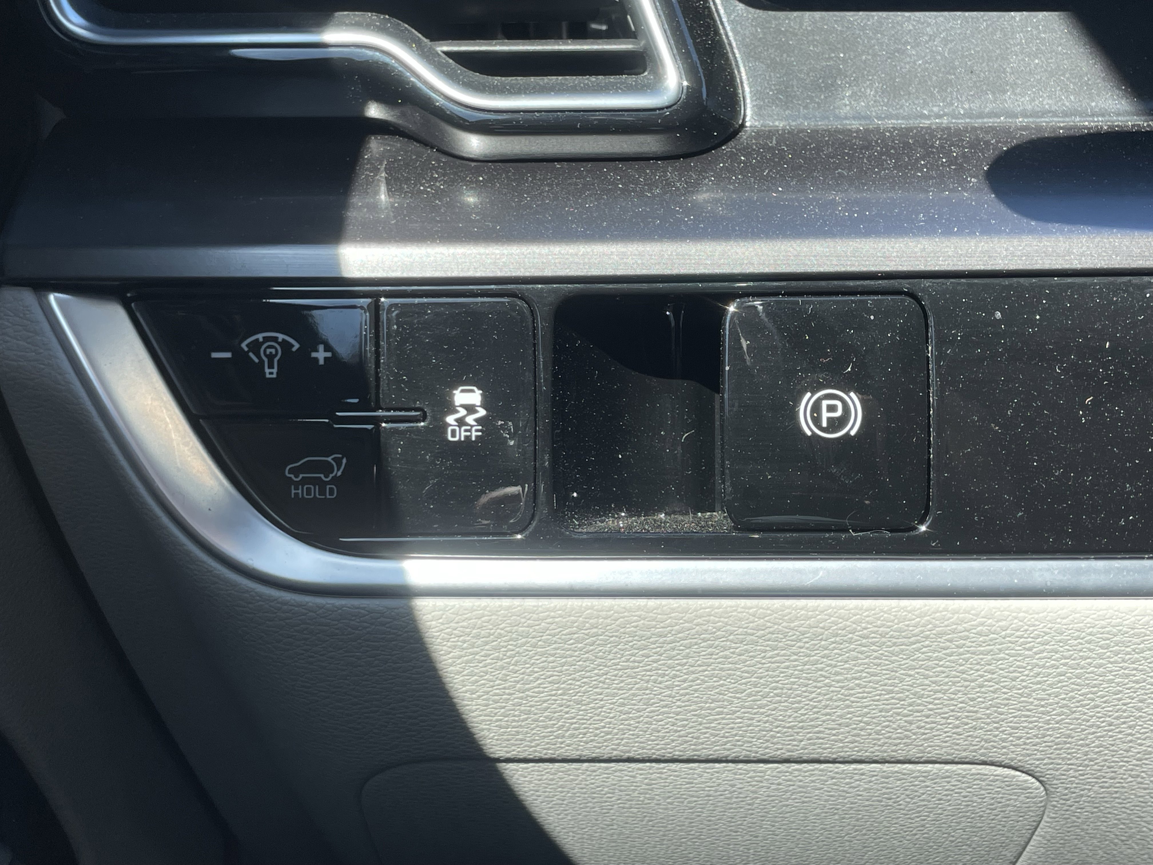 Used 2025 Kia Sportage EX w/ Premium Package image 4