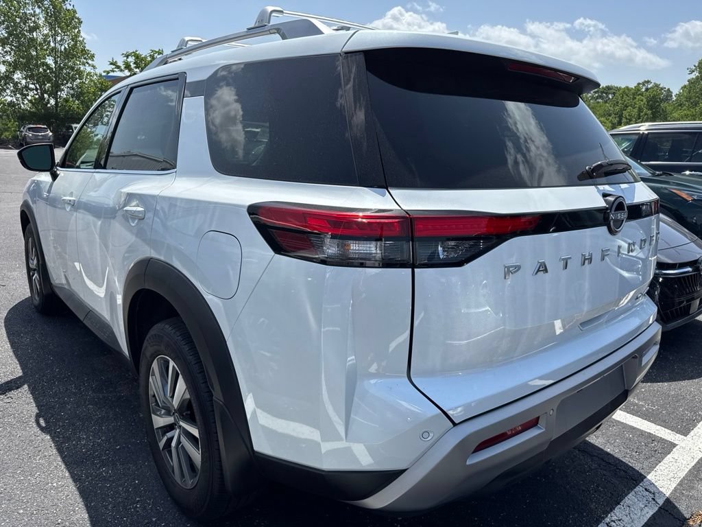 Certified 2025 Nissan Pathfinder SL w/ Cargo Package AWD/4WD image 7