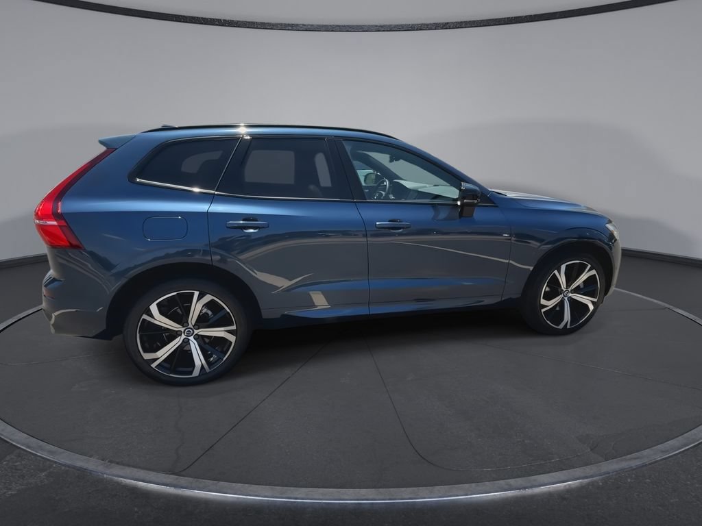 Used 2023 Volvo XC60 B5 Ultimate w/ Protection Package FWD image 9