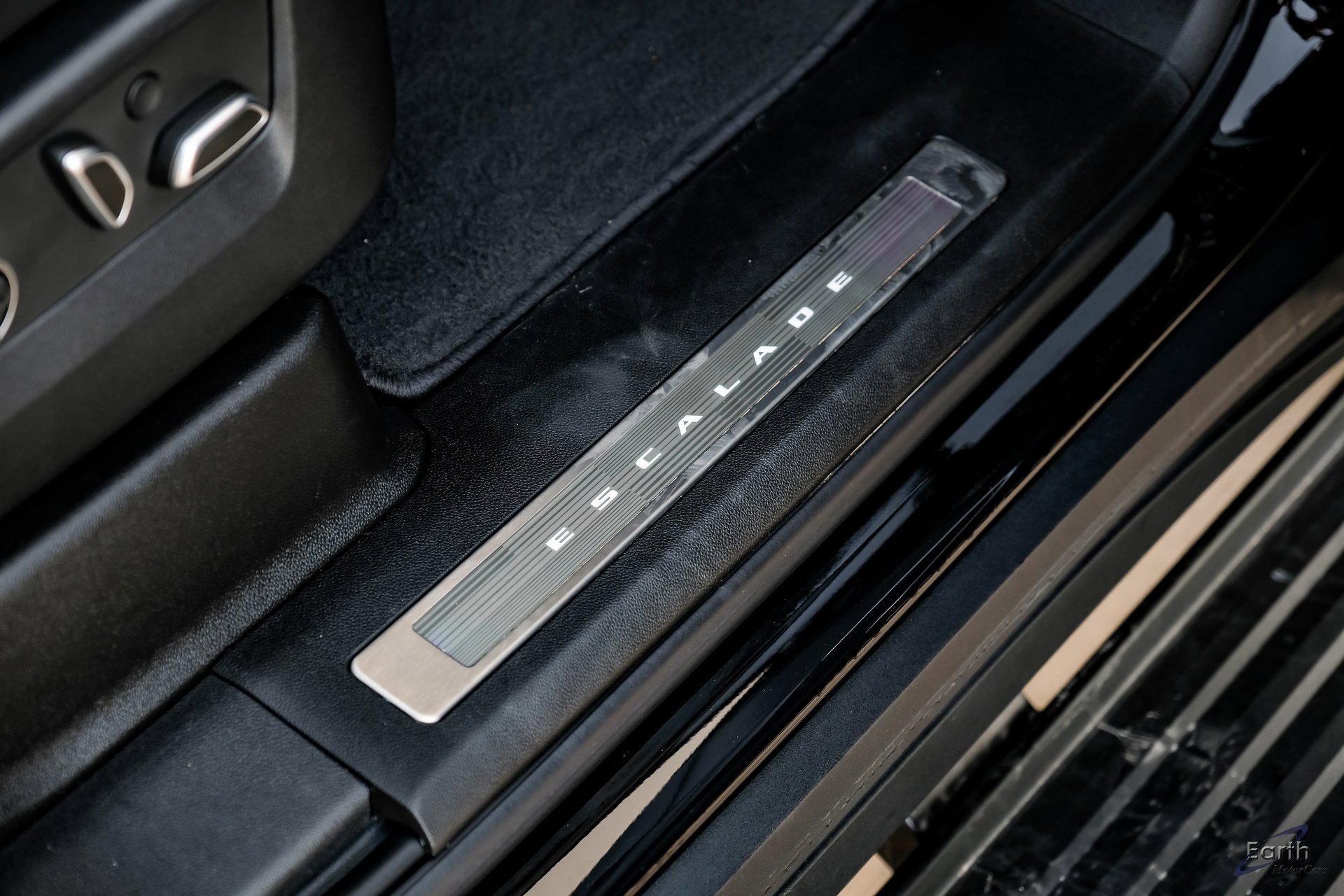 Used 2023 Cadillac Escalade V image 40