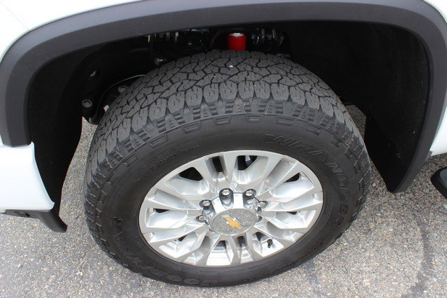 Used 2022 Chevrolet Silverado 3500 High Country w/ Technology Package image 4